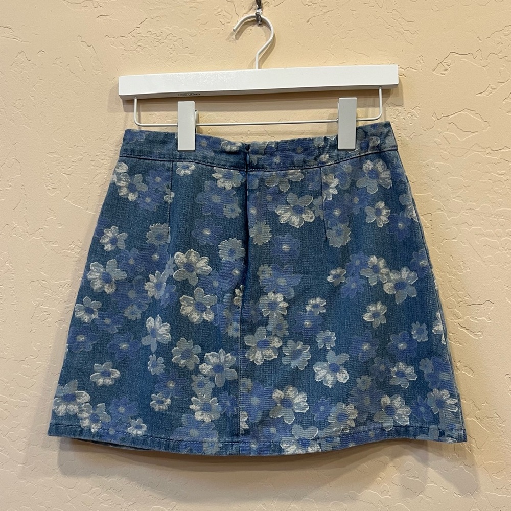 Denim Flower Mini-Skirt - Picture 5 of 5
